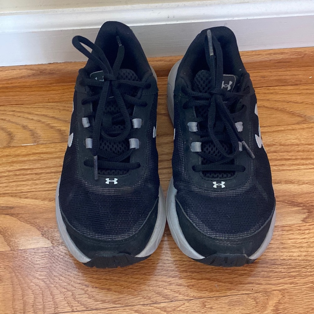 Youth UA Micro Assert shoes